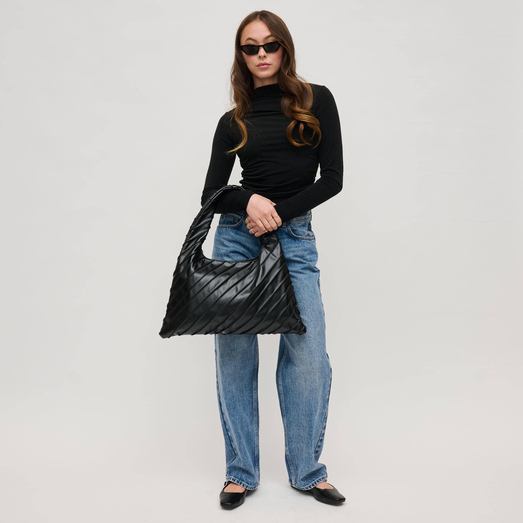 Allie Hobo: Black