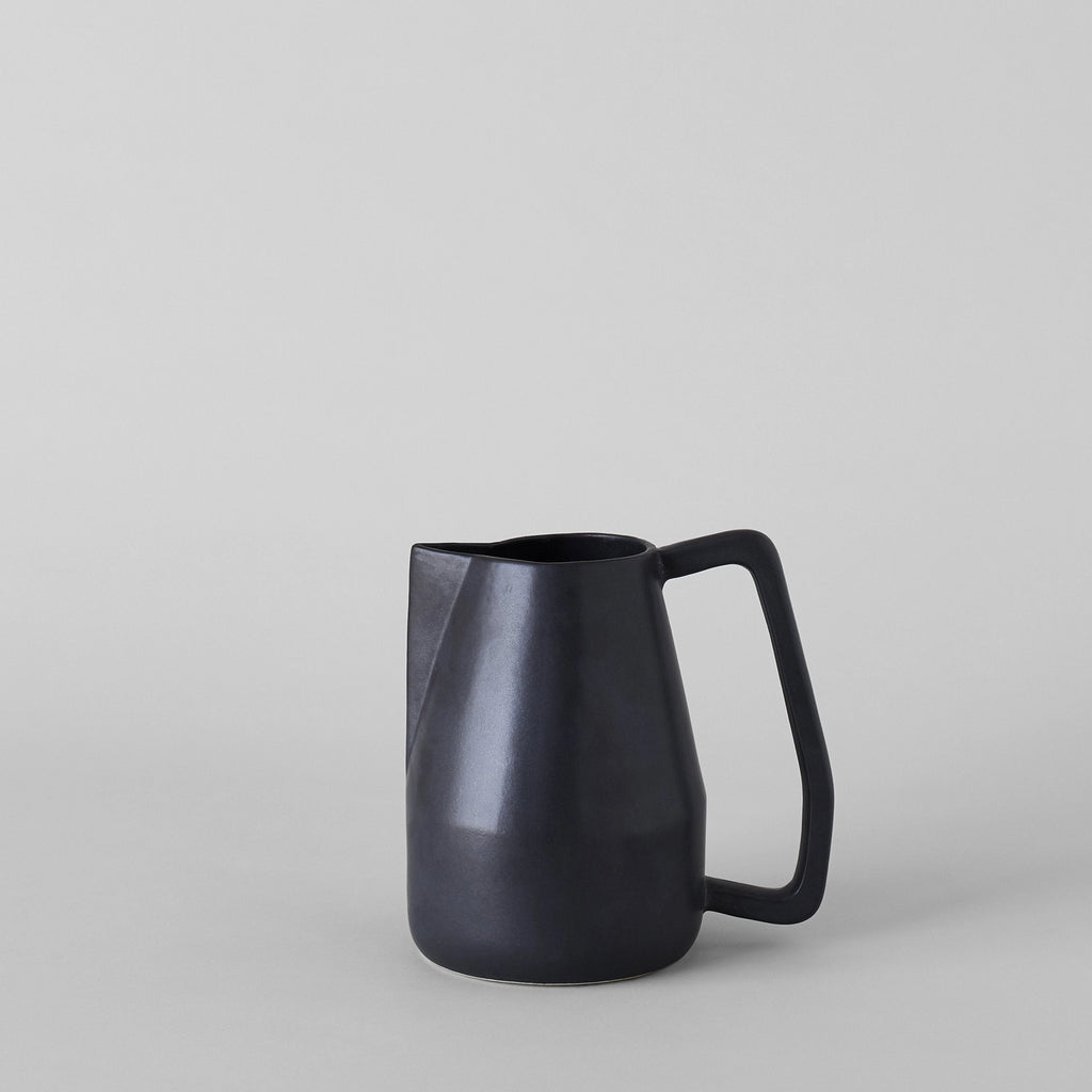 Large Black Novah Pitcher